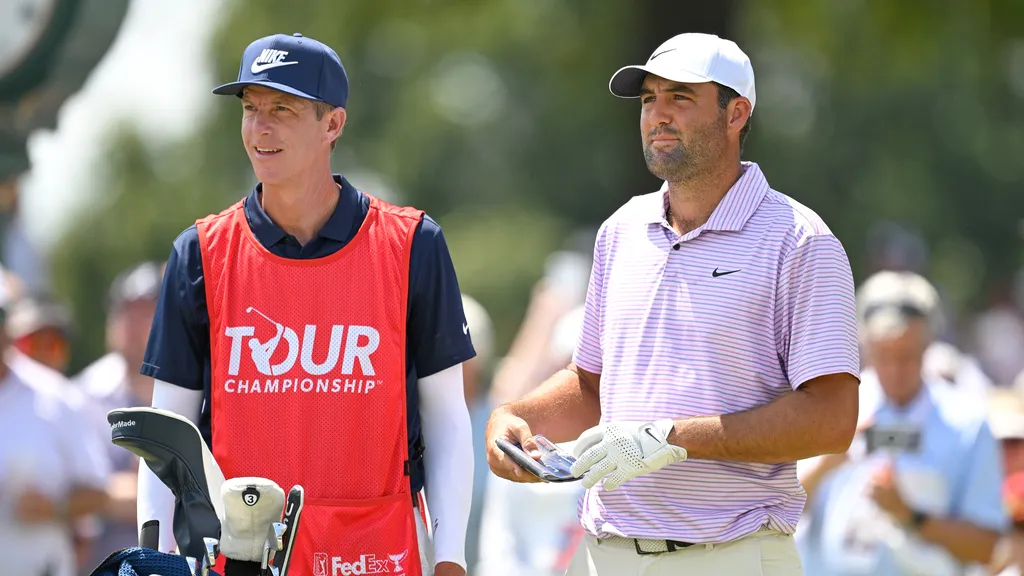 Scottie Scheffler’s $5,000,000 earning caddie details leaving a LIV Golf veteran’s side